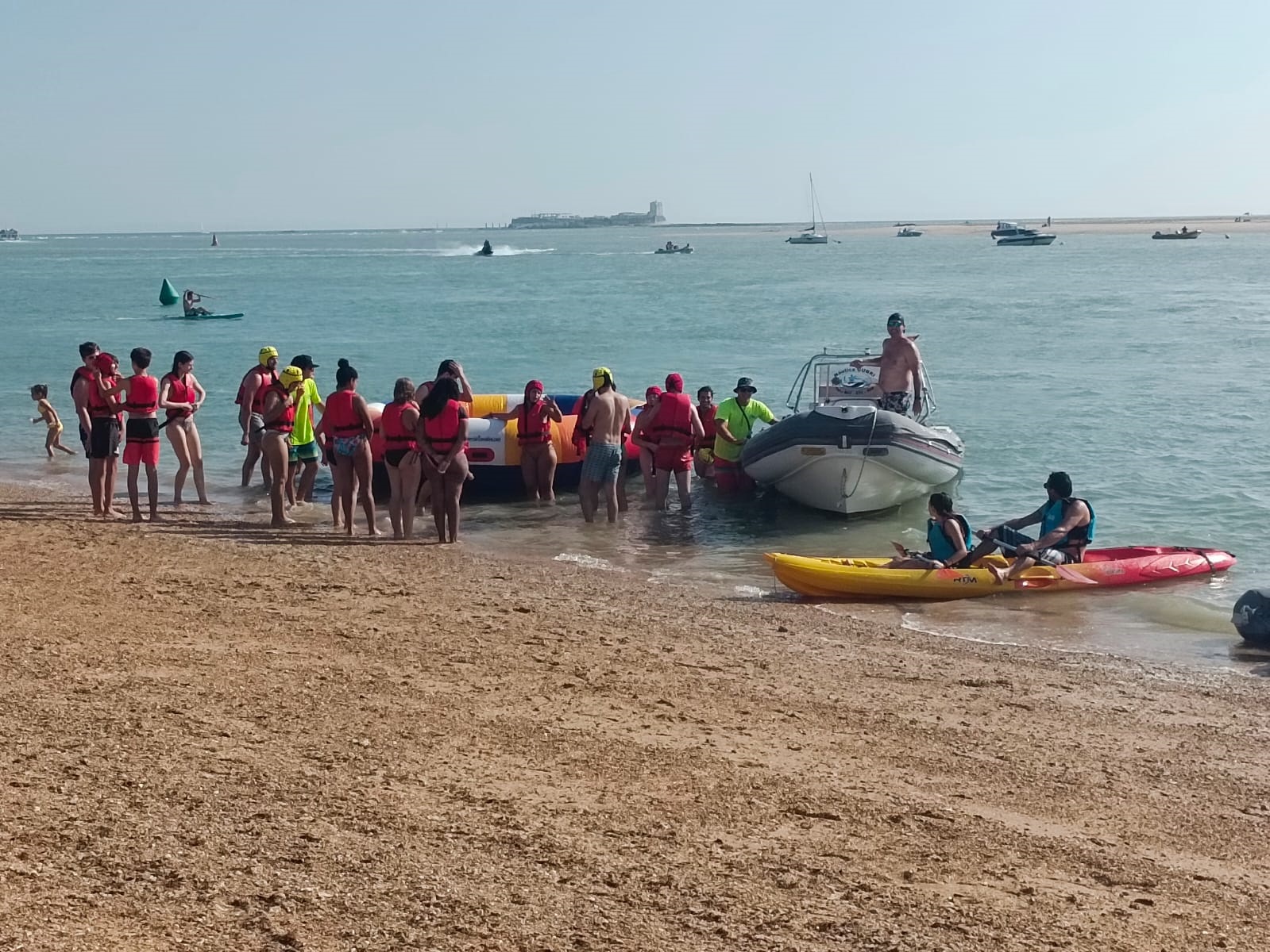 Diversión en el Disco Loco en Sancti Patri imagen-pequeña-1